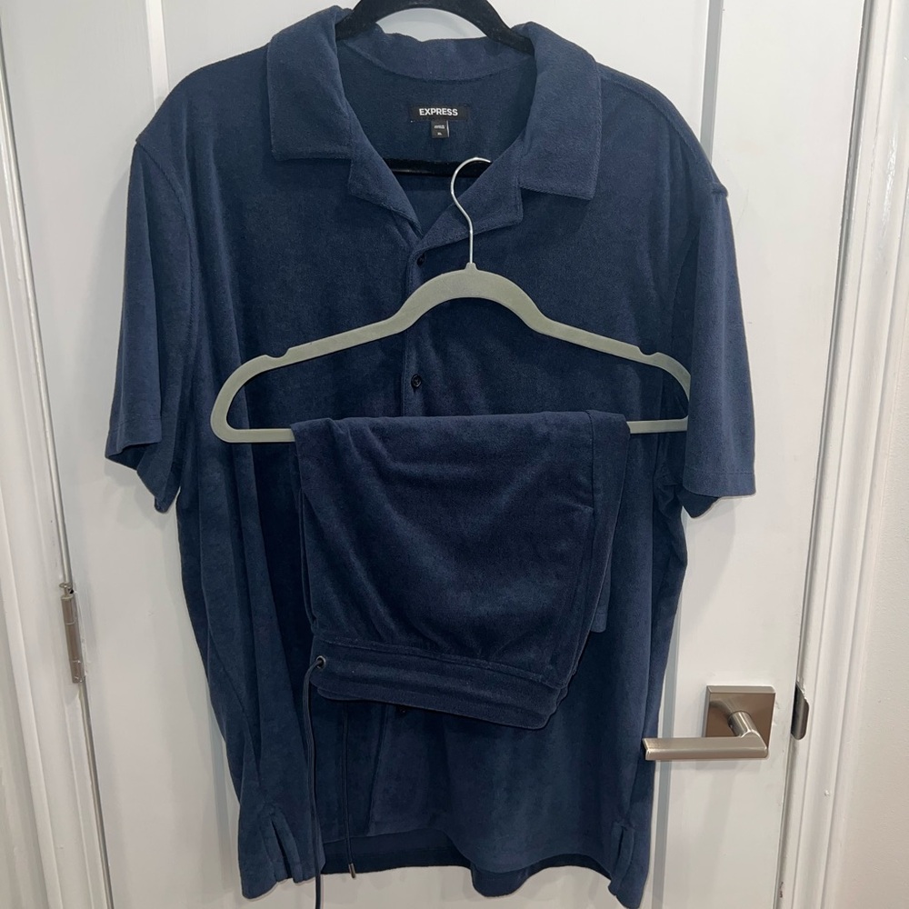 Express Men’s Dark Navy Short-Sleeve Polo SET with matching shorts